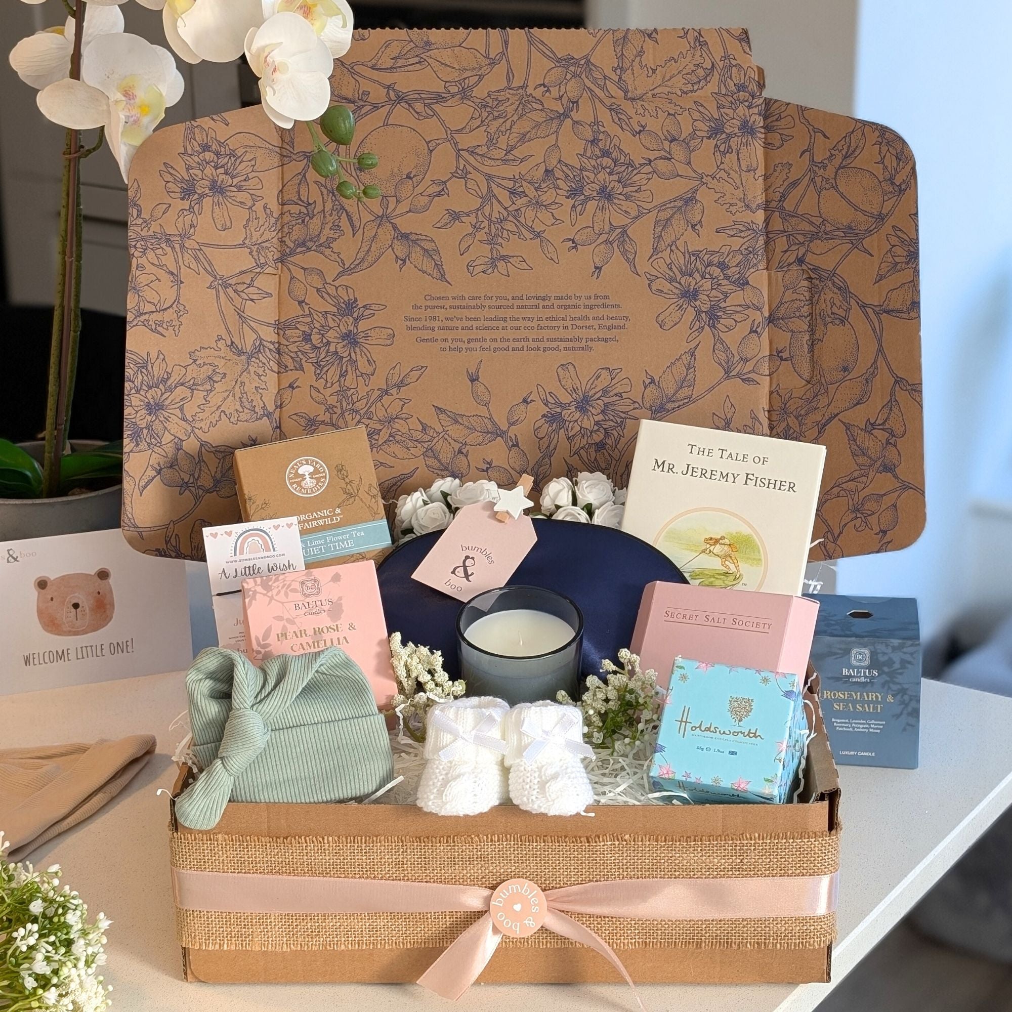 mum to be pregnancy hamper which includes organic tea, eye mask, bath salts, chocolates, candle and gifts for the baby. bumbles and boo.