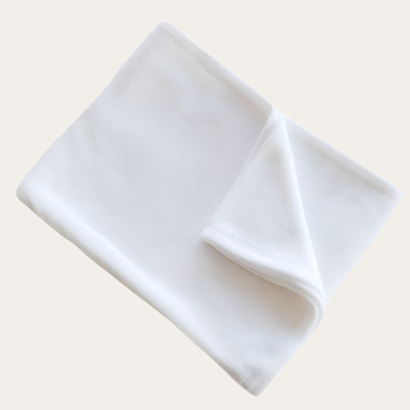 Personalisable baby plain white fleece blanket wrap – 75 x 100cm.