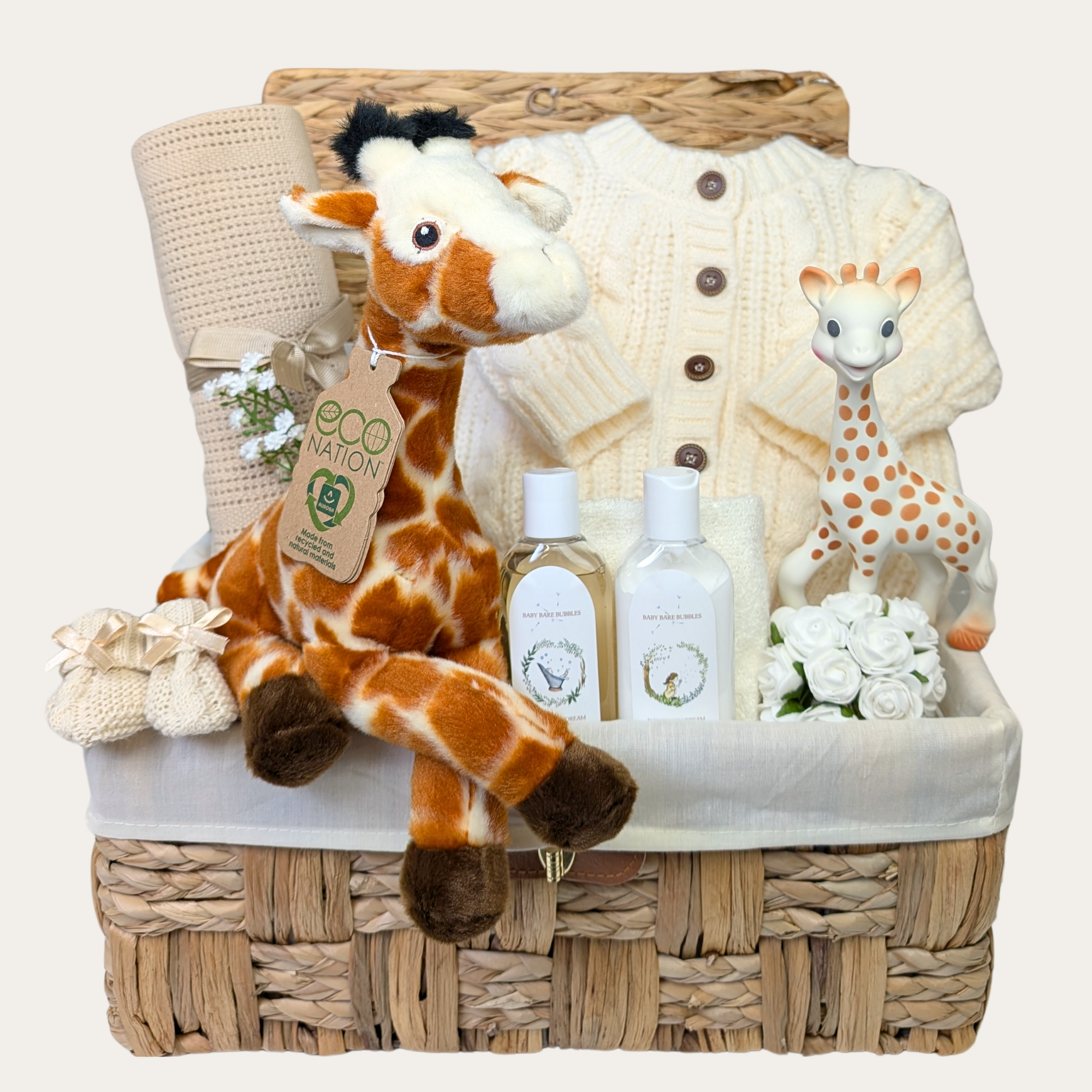 baby shower gifts hamper with giraffe soft toy, baby teething giraffe baby blanket, organic skincare and cardigan. Bumbles and Boo.