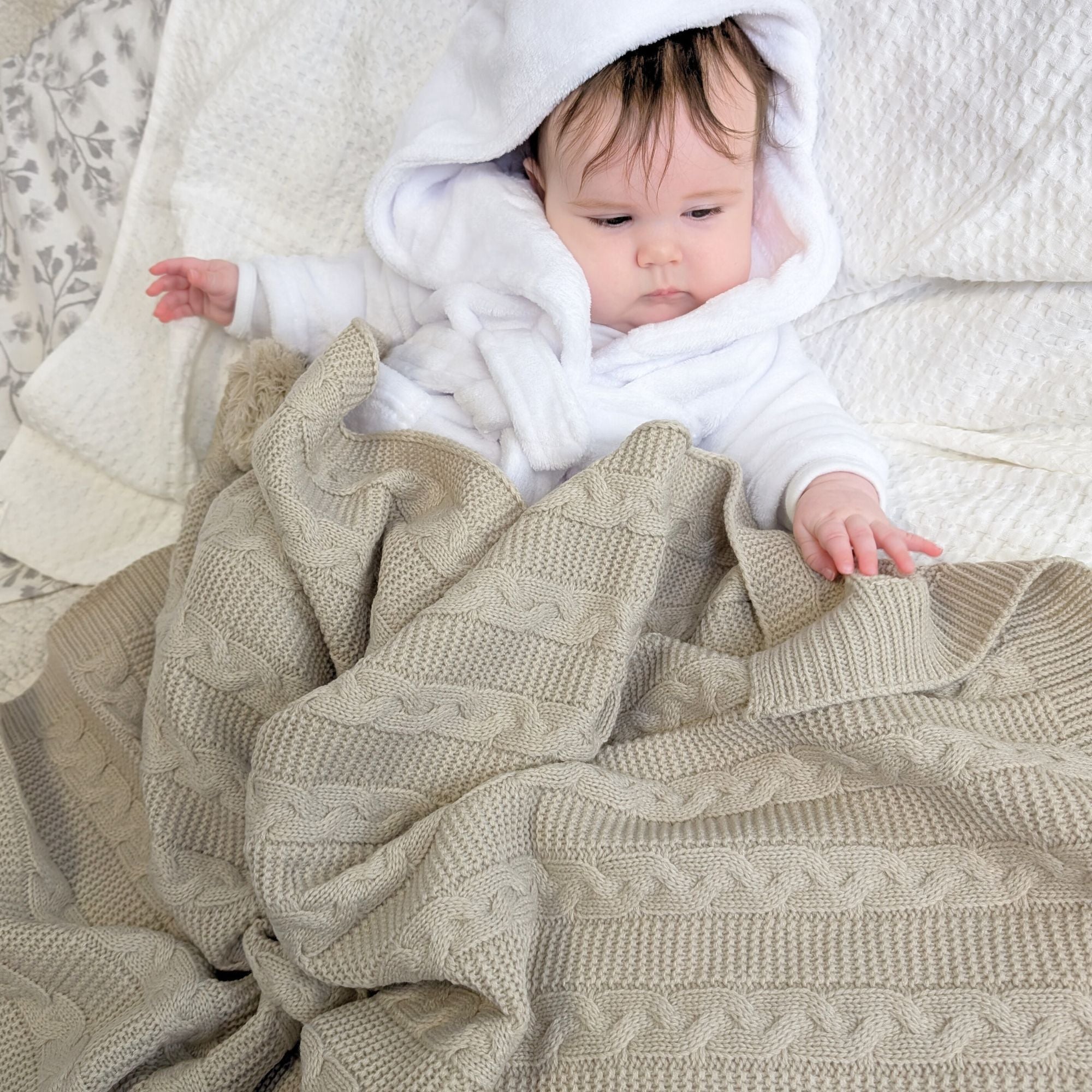 beige knit baby blanket eco friendly. bumbles and boo.