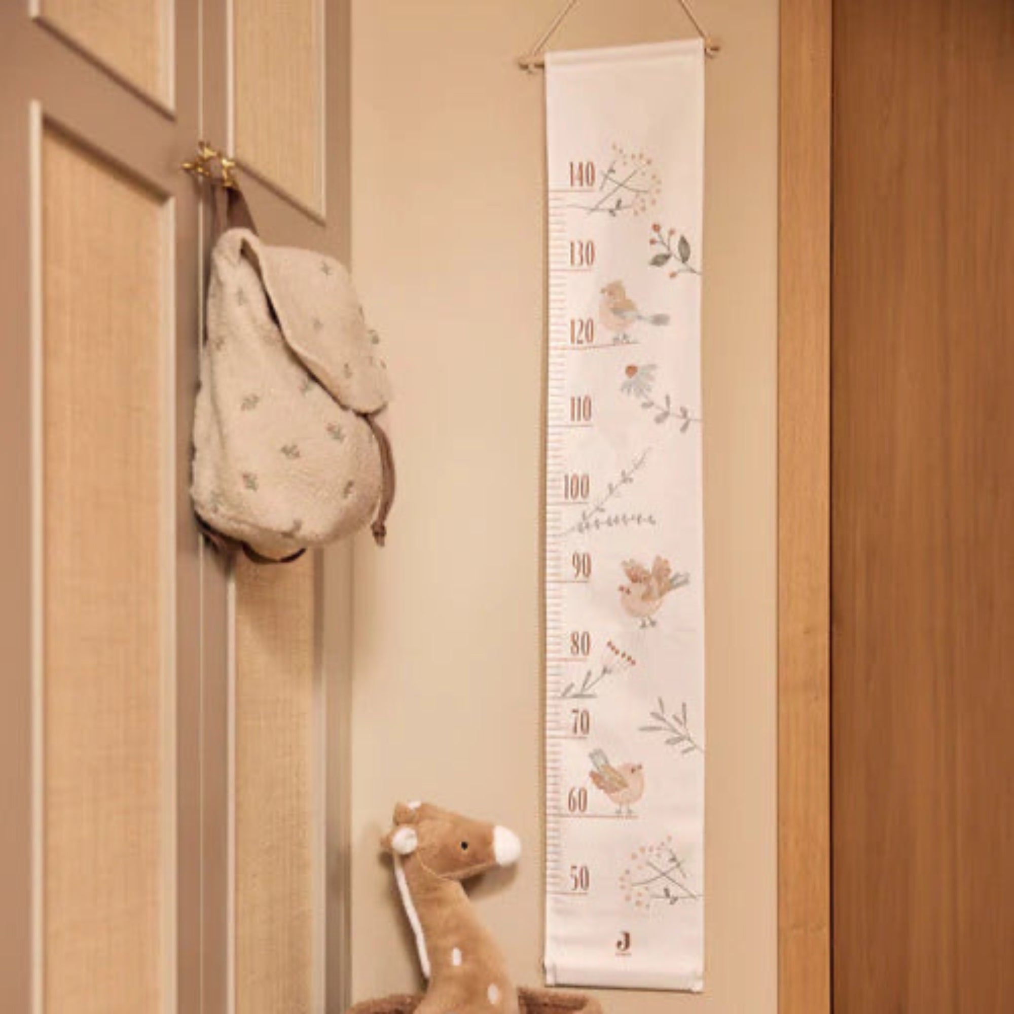 bird height Growth Meter in Oatmeal with jungle animal decorations, measuring heights up to 140cm.