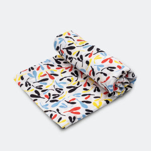 A bright coloured organic sensory muslin to help aid babies brain development