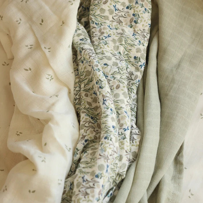 Set of 3 muslin swaddles, green, cream and riverbank print