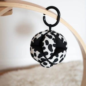 sensory grasp ball black and white for baby