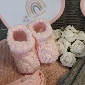 Twins gifts for baby girls. Baby clothing, organic towel, baby toys and baby wash.